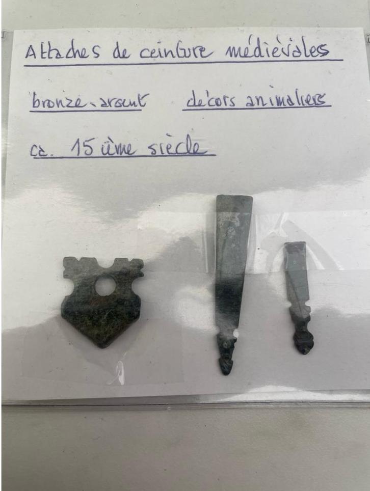 Set van 3 middeleeuwse bronzen riemsluitingen - 15e eeuw, Antiek en Kunst, Antiek | Brons en Koper, Brons, Ophalen of Verzenden