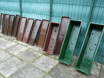 gebruikte plantenbakken in kunststof  50/55/60/65/80 cm beschikbaar voor biedingen