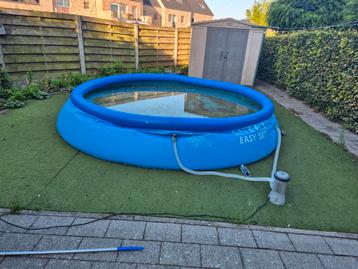 Intex easy set 1maand oud  beschikbaar voor biedingen