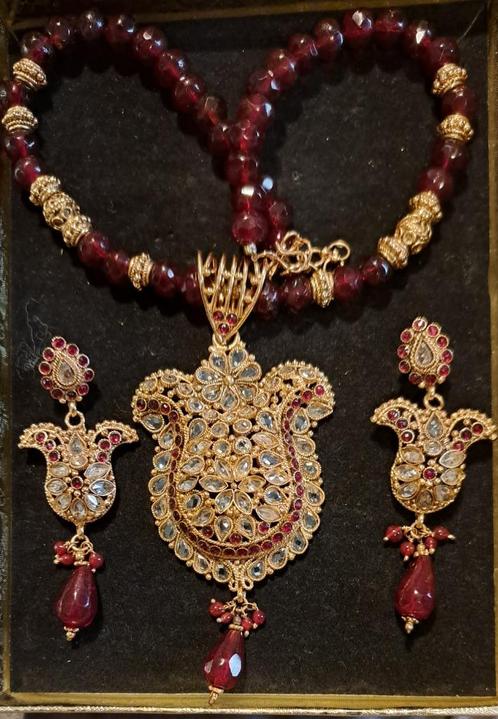 mooie juwelen set, Handtassen en Accessoires, Kettingen, Zo goed als nieuw, Overige materialen, Overige kleuren, Ophalen