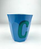 Blauwe melamine beker met letter “C” – stevige kwaliteit, Huis en Inrichting, Keuken | Servies, Nieuw, Ophalen of Verzenden, Overige stijlen