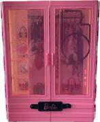 Barbie kleerkast inclusief kapstokken, Kinderen en Baby's, Ophalen, Gebruikt, Accessoires