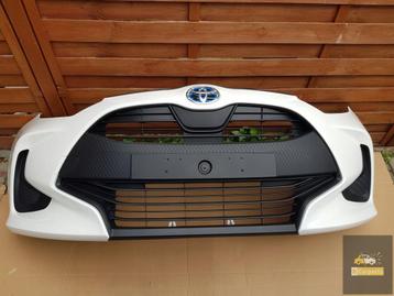 VOORBUMPER TOYOTA YARIS IV 20-23R 040 WIT beschikbaar voor biedingen