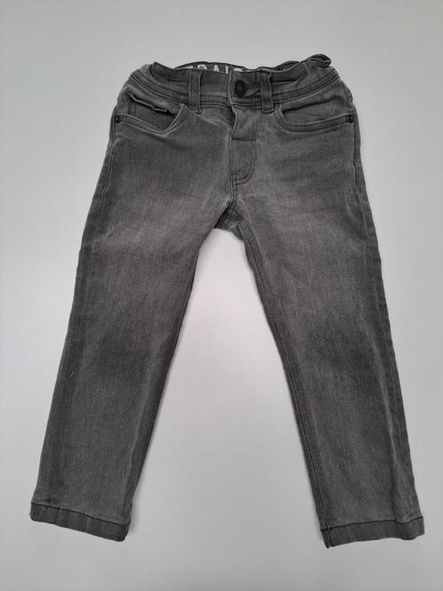 Mt 98 Grijze rechte jeansbroek, Kinderen en Baby's, Kinderkleding | Maat 98, Zo goed als nieuw, Jongen, Broek, Ophalen of Verzenden