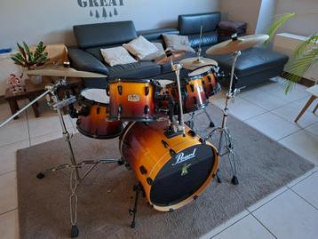 PEARL DRUM met dubbele basspedaal en Zildjian simbalen beschikbaar voor biedingen