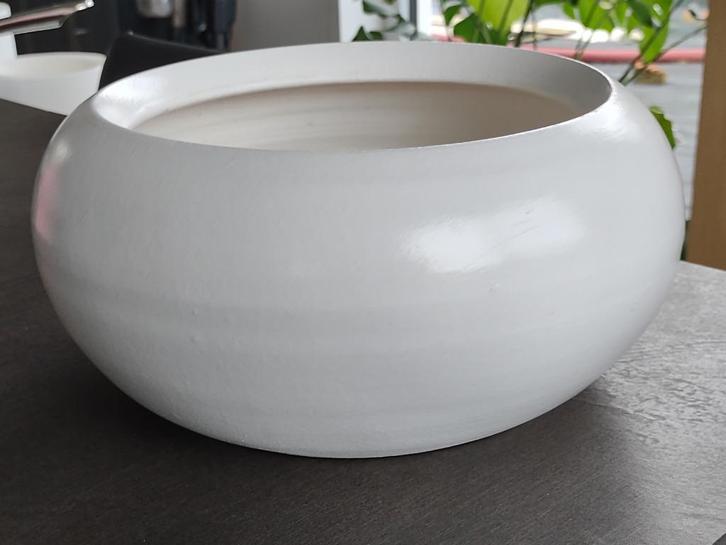 Witte bloempot (zie foto’s & omschrijving), Tuin en Terras, Bloempotten, Ophalen