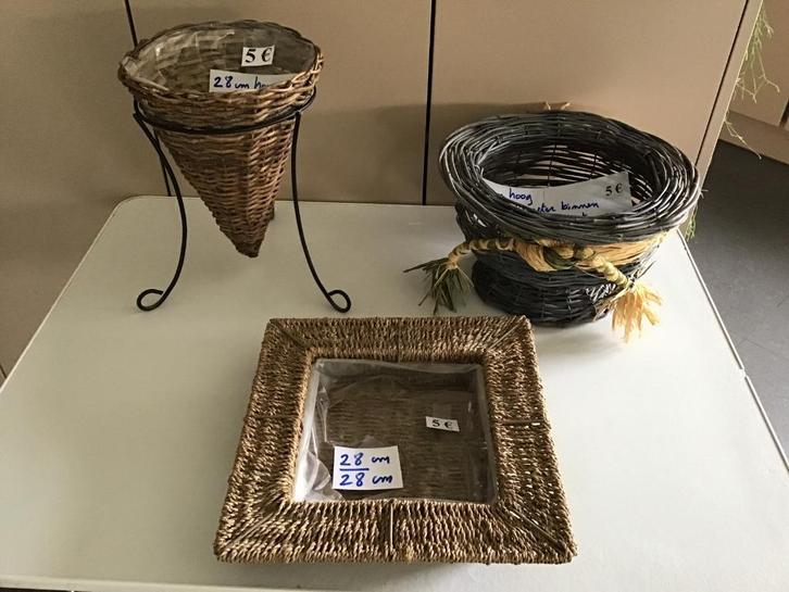 10 manden om bloempotten in te zetten aan 5 euro, Tuin en Terras, Bloempotten, Zo goed als nieuw, Ophalen of Verzenden