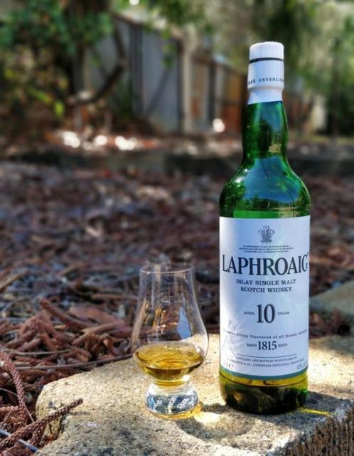 LAPHROAIG 10 years Single Malt Whisky Whiskey - Scotland, Collections, Vins, Comme neuf, Autres types, Pleine, Enlèvement ou Envoi