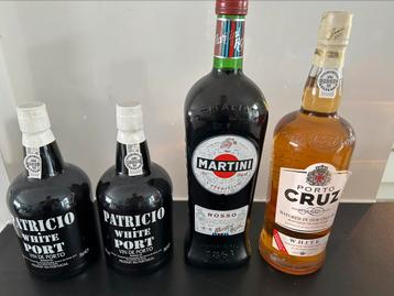 3 flessen porto en 1 martini ongeopend, Verzamelen, Wijnen, Ophalen, Zo goed als nieuw