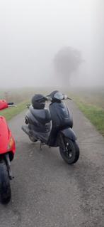 Ik zoek een Goedkope b-klasse scooter 2 takt, Fietsen en Brommers, Ophalen, Zo goed als nieuw