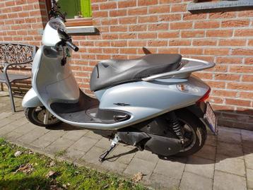 125cc-scooter De 125CC-scooter van Yamaha Teo