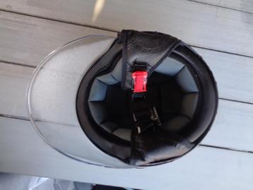 helm  beschikbaar voor biedingen