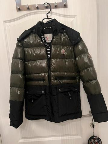 Winterjas Moncler maat S beschikbaar voor biedingen
