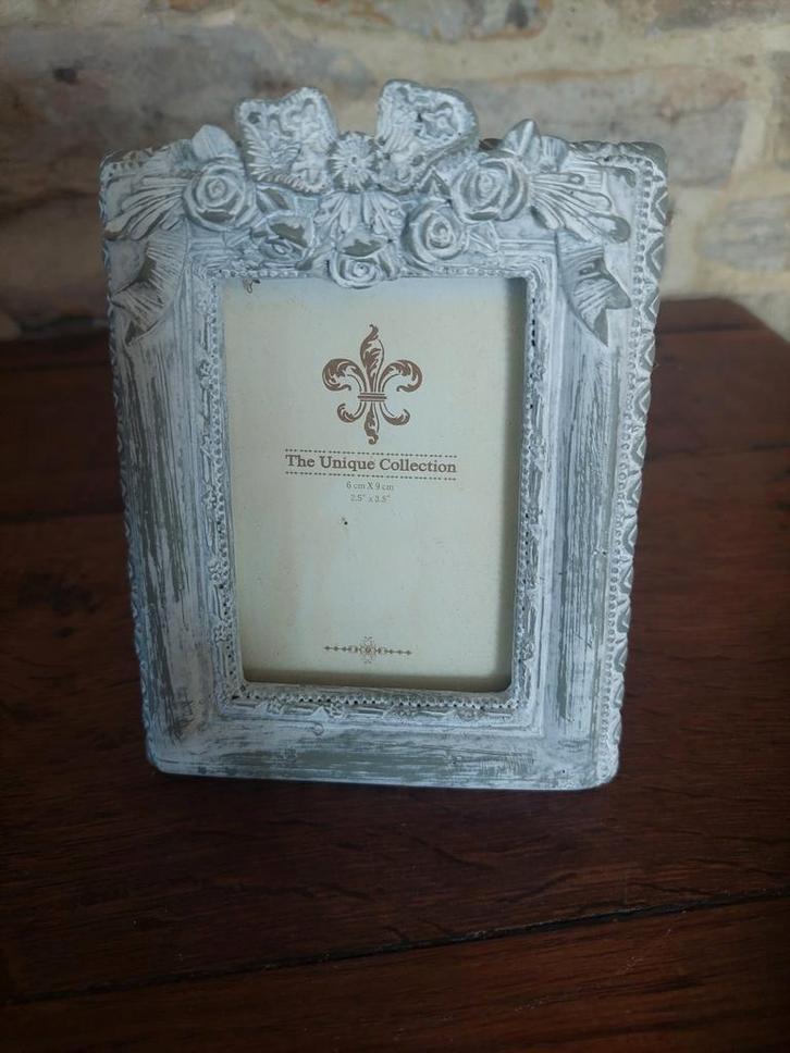 Adorable cadre photo en bois très joliment mouluré et patiné, Audio, Tv en Foto, Fotografie | Fotolijsten, Zo goed als nieuw, Ophalen of Verzenden