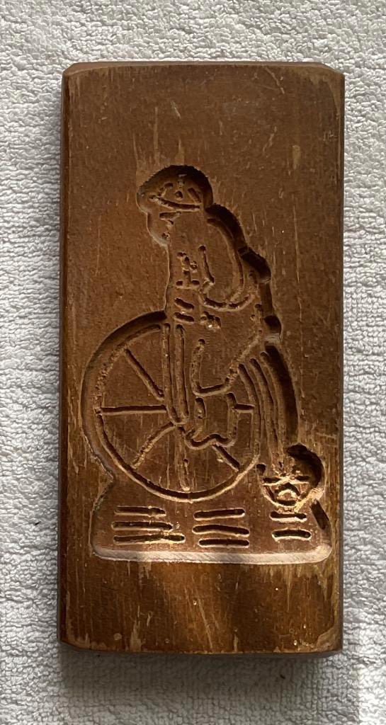 Speculaasplankje met bakvormpje “ouderwetse fiets”, Antiek en Kunst, Antiek | Keukengerei, Ophalen