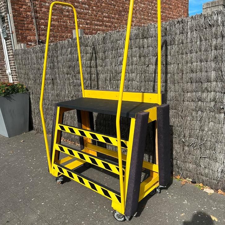 Roltrap werkplatform 100cm werk hoogte, Doe-het-zelf en Bouw, Ladders en Trappen, Trap, Ophalen of Verzenden