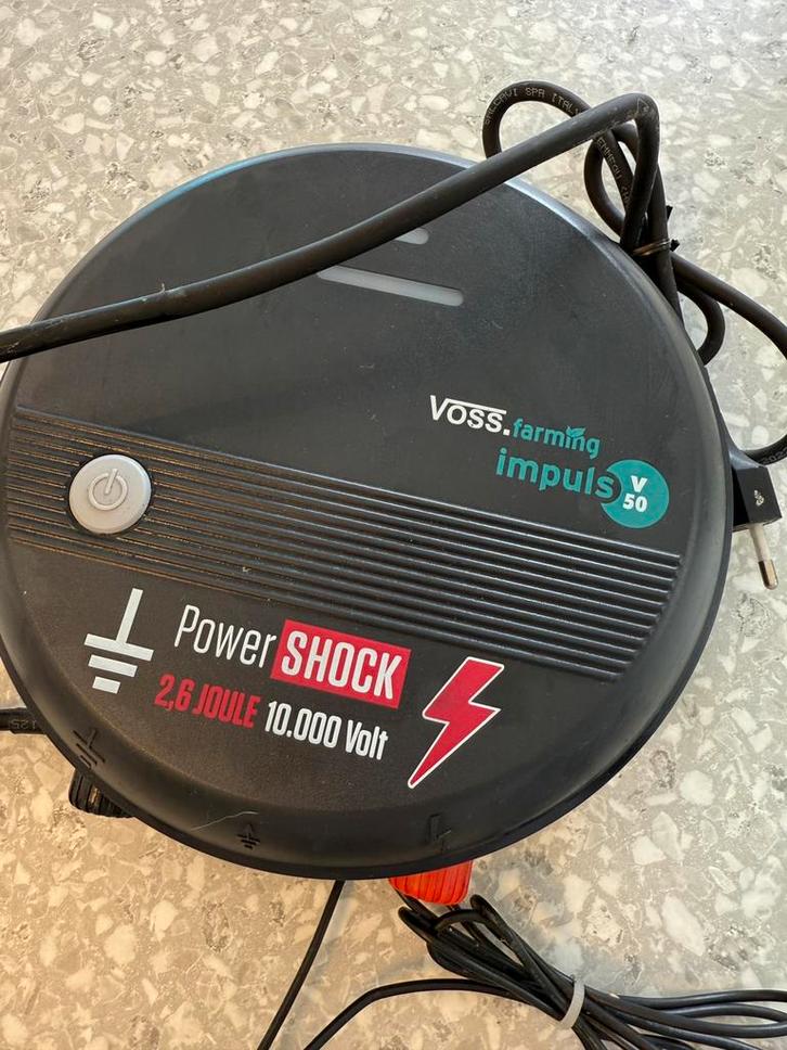 Voss schrikdraadapparaat 10.000V als nieuw! (240V), Dieren en Toebehoren, Stalling en Weidegang, Weidegang, 2 of 3 paarden of pony's