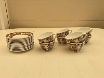 Servies 8kopjes, 12 bordjes beschikbaar voor biedingen