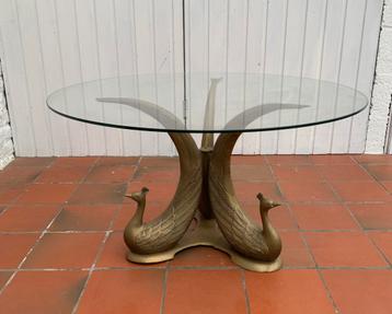 Vintage koperen pauwtafel beschikbaar voor biedingen