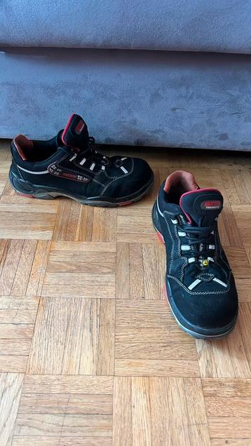 Elten veiligheidsschoenen 42 beschikbaar voor biedingen