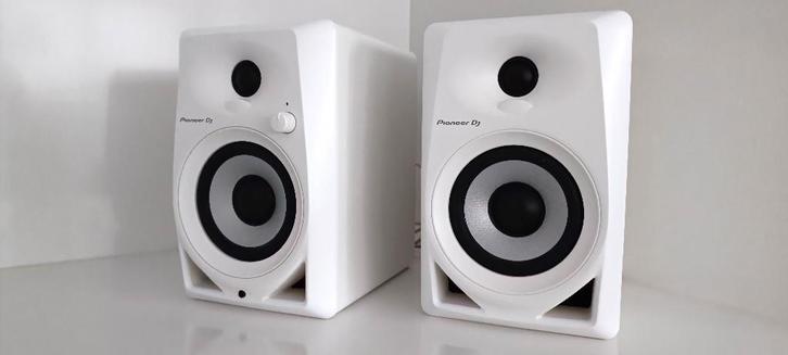 Pioneer DJ DM-40D-W Desktop Monitors (White) (nieuwstaat), Audio, Tv en Foto, Luidsprekerboxen, Zo goed als nieuw, Ophalen of Verzenden