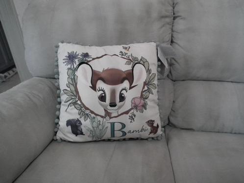 Disney Bambi kussen (45 cm x 45 cm), Huis en Inrichting, Woonaccessoires | Kussens, Zo goed als nieuw, Overige kleuren, Vierkant