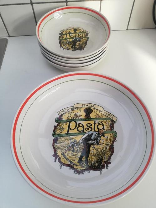 pasta spagetti servies borden, Huis en Inrichting, Keuken | Servies, Bord(en), Ophalen