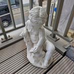 tuinbeeld in beton lezend kind, Tuin en Terras, Tuinbeelden, Ophalen, Gebruikt, Beton, Mensenbeeld