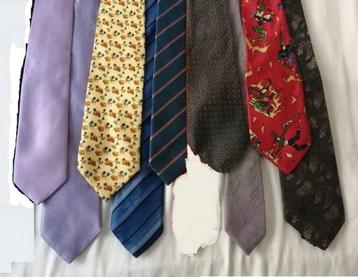 Cravates 3€ pièce, 25€ le lot