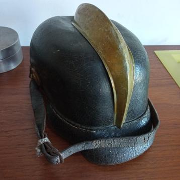  oude brandweerhelm  beschikbaar voor biedingen