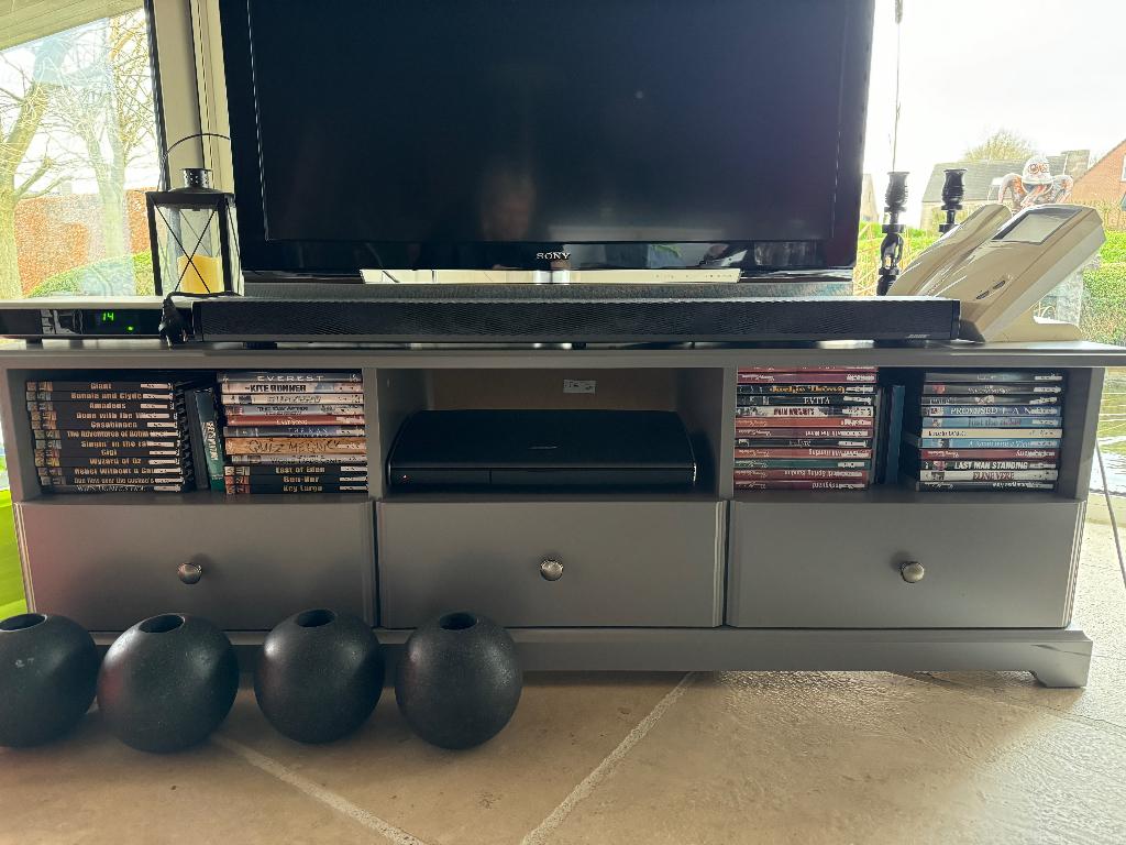 MEUBLE TV LIATORP 145 x 49 x 45 cm. GRIS IKEA, Maison & Meubles, Armoires | Mobilier de télévision, Neuf, Moins de 100 cm, 100 à 150 cm