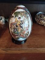 Oeuf Satsuma en porcelaine, décor de geishas + support, Antiquités & Art, Antiquités | Porcelaine, Enlèvement