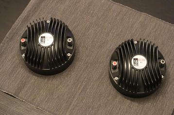 Set 18 Sound NSD1480N + XT1464 hoorns beschikbaar voor biedingen