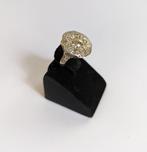 Zilveren ring met een complex mooi patroon en stenen, Handtassen en Accessoires, Ringen, 18 tot 19, Verzenden, Nieuw, Met edelsteen