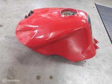 Benzinetank tank brandstoftank ST2 ST3 ST4 ST beschikbaar voor biedingen