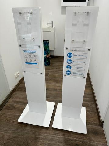 2 Présentoirs de gel hydroalcoolique beschikbaar voor biedingen
