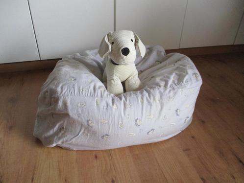 Groot zitkussen , hangkussen , ligkussen met isomo bolletjes, Huis en Inrichting, Woonaccessoires | Kussens, Gebruikt, Overige kleuren