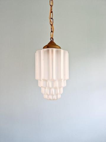 Wolkenkrabber Art Deco hanglamp in gesatineerd glas, 1920-30 beschikbaar voor biedingen