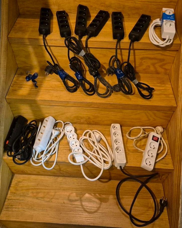 12 prises de distribution, différents modèles en blanc ou no, Musique & Instruments, Câbles & Prises, Comme neuf, Appareillage