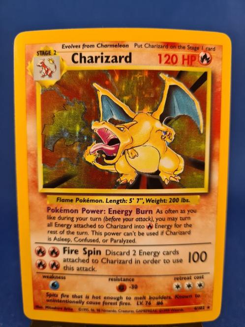 Charizard 4/102 - Base, Hobby en Vrije tijd, Verzamelkaartspellen | Pokémon, Zo goed als nieuw, Verzenden
