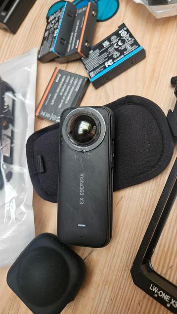 Insta 360 x3 met accessoires beschikbaar voor biedingen