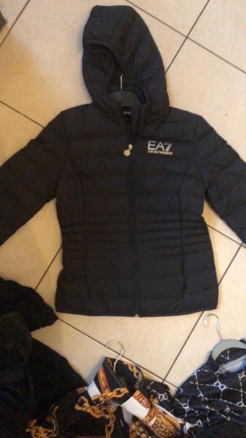 Grote partij Dameskleding +-200 stuks inclusief Armani jas k, Kleding | Dames, Dames-kledingpakketten, Gedragen, Maat 38/40 (M)