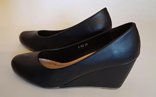 pumps zwart met sleehak - schoenen voor dames, Vêtements | Femmes, Chaussures, Comme neuf, Escarpins, Noir, Enlèvement
