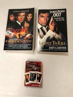 2x livres de poche James Bond + cartes à jouer de 2006, Livres, Comme neuf, Enlèvement ou Envoi, Cinéma ou Adaptation TV
