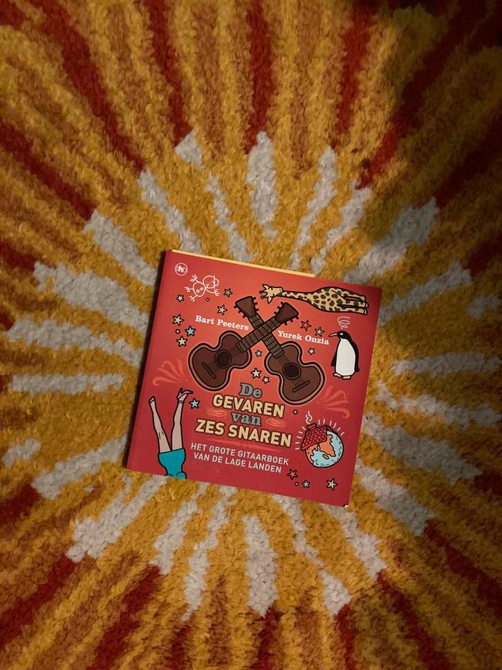 B. Peeters - De gevaren van zes snaren, Boeken, Hobby en Vrije tijd, Gelezen, Overige onderwerpen, Ophalen of Verzenden