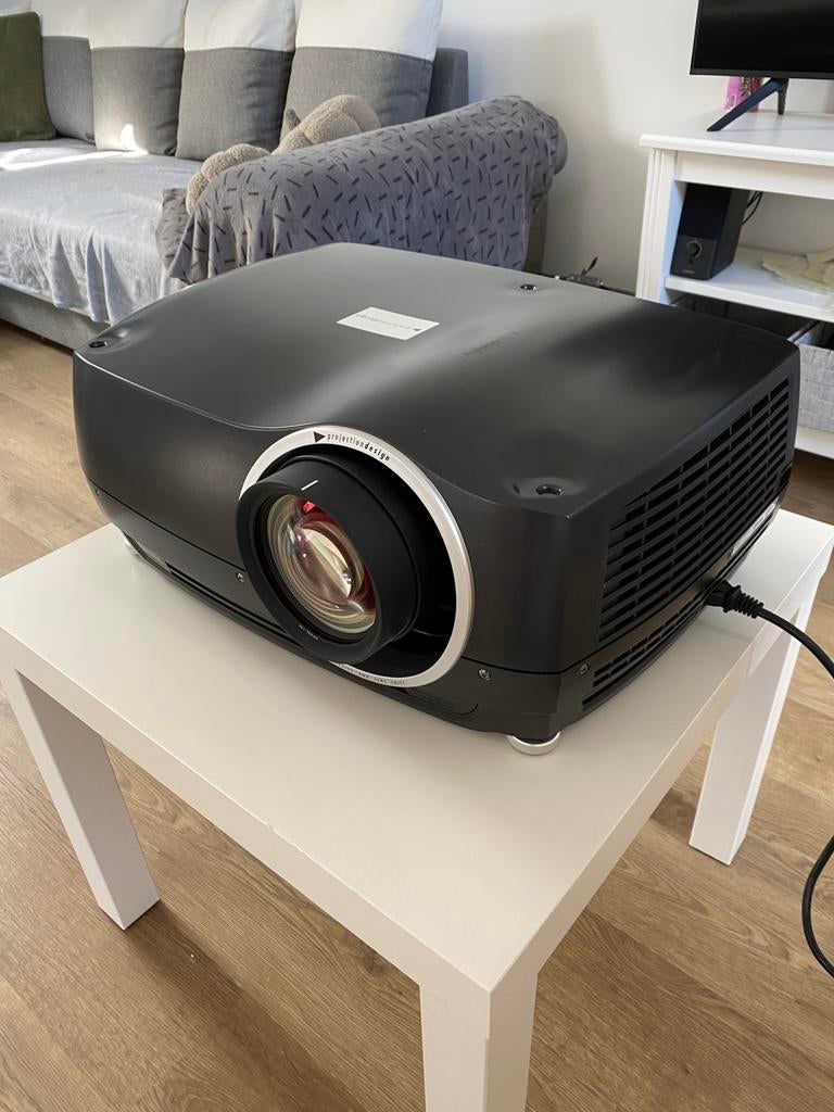 Projecteur longue distance de conception de projection., Projection Design, Enlèvement, Utilisé, Full HD (1080)