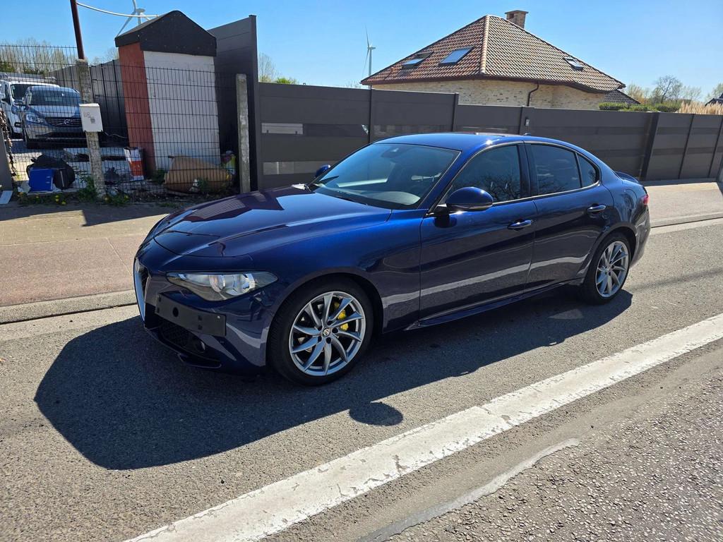 Alfa Romeo Giulia 2.2 JTDm Super AUT. 1°EIG IN PERFECTE STA, Autos, Alfa Romeo, Achat, Entreprise, 109 g/km, Noir