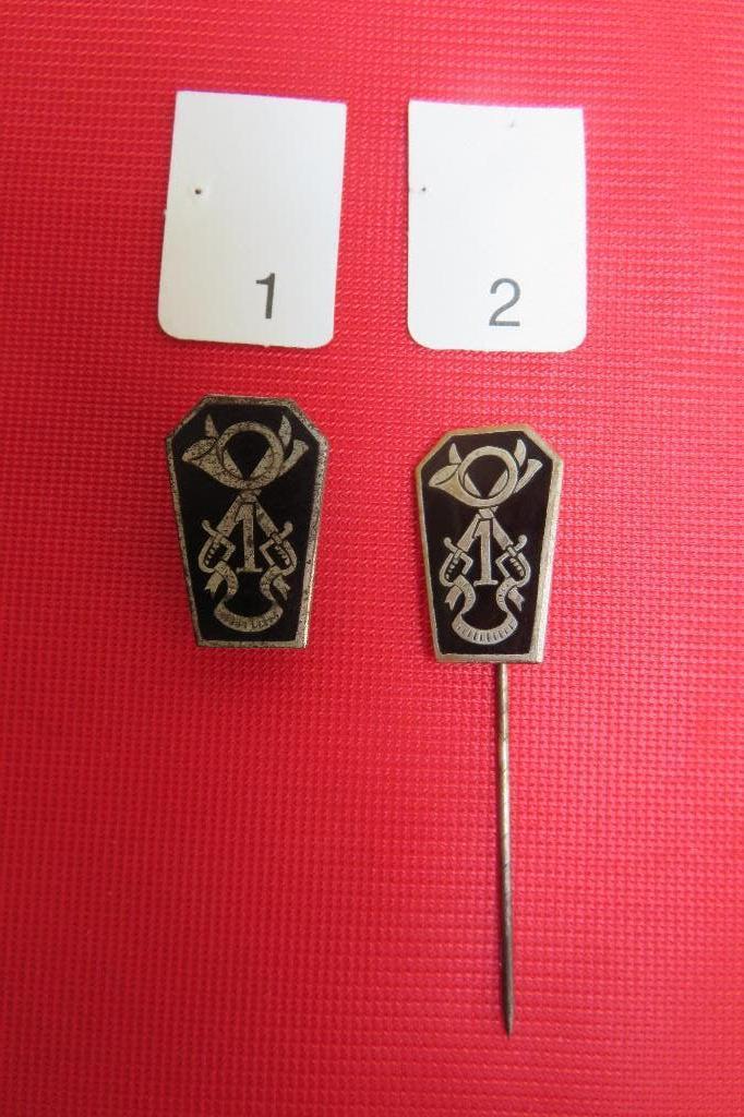 1st Regiment Jagers te paard dasspeld en knopsgaat, Verzamelen, Militaria | Algemeen, Landmacht, Embleem of Badge, Ophalen of Verzenden