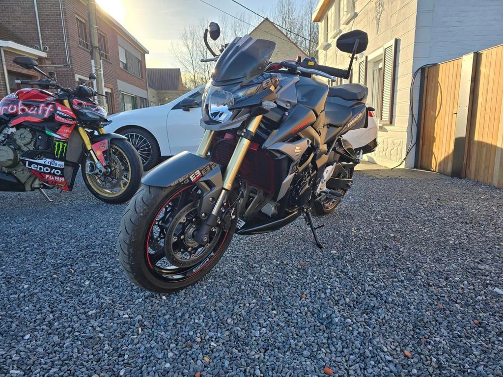 Suzuki Gsr fre3gun editie 750cc nieuwstaat, Motos, Permis Moto A, Entreprise, Plus de 35 kW, Neuf