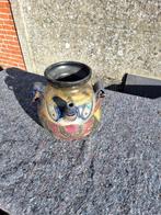 Decorative pot, Enlèvement